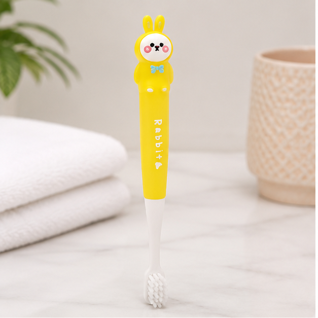 Yellow Toothbrush for Daily Oral Care (YM774)