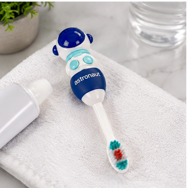 Blue Toothbrush for Daily Oral Care (YM770)