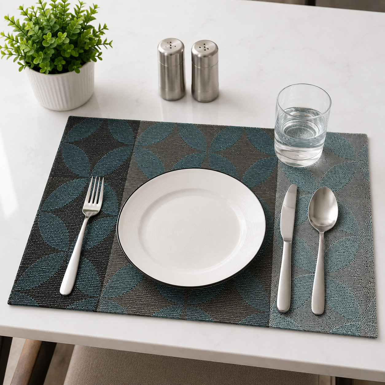 6-Piece Printed Blue Floral Table Mats Set (YM713)