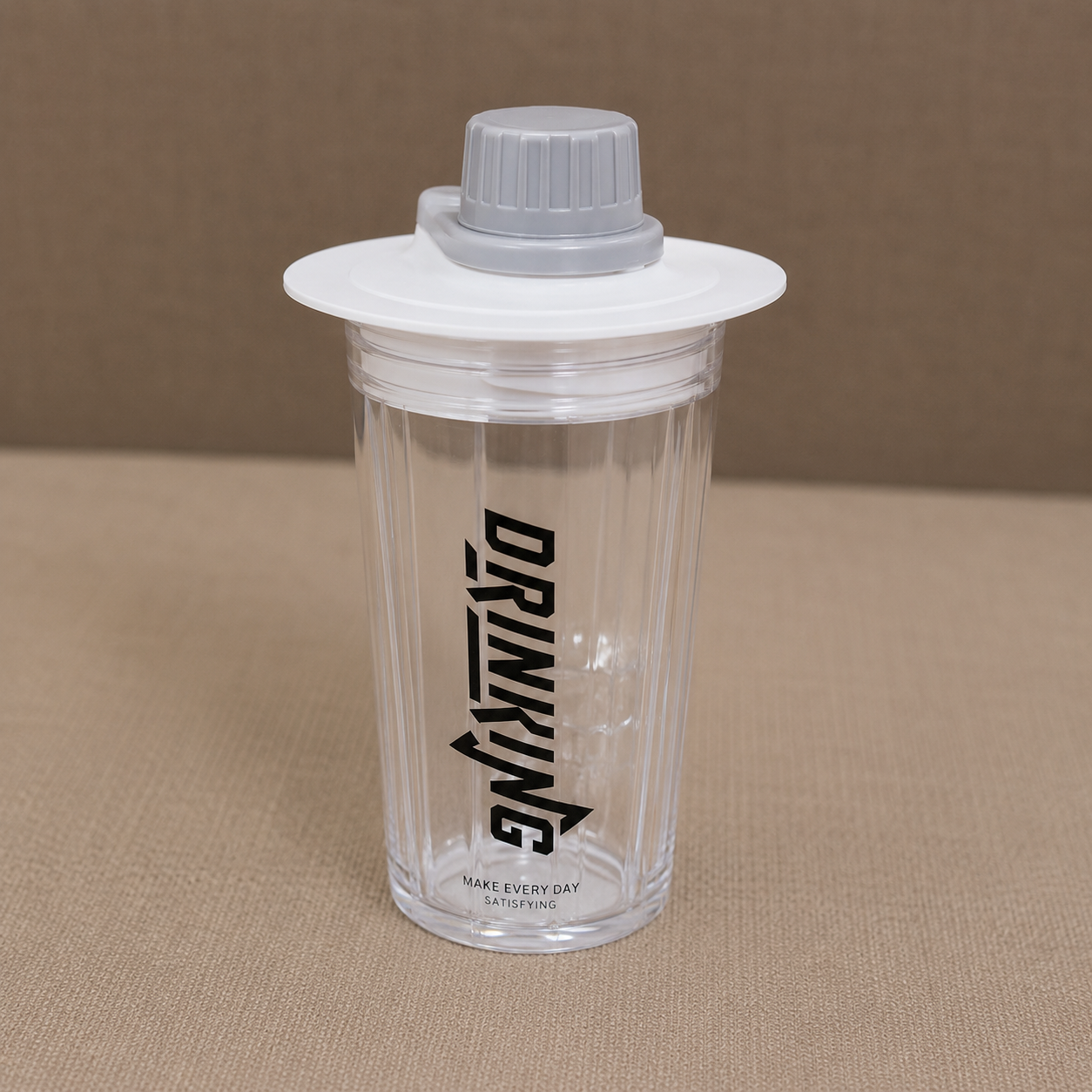 Transparent Plastic Drinking Shaker Bottle with Flip Lid (YM2148)