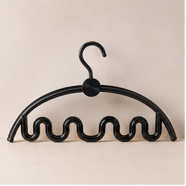Black Plastic Clothes Hanger for Wardrobe Storage (YM415)