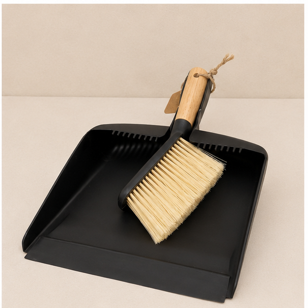 Dustpan and Brush Cleaning Set with Wooden Handle (YM245)