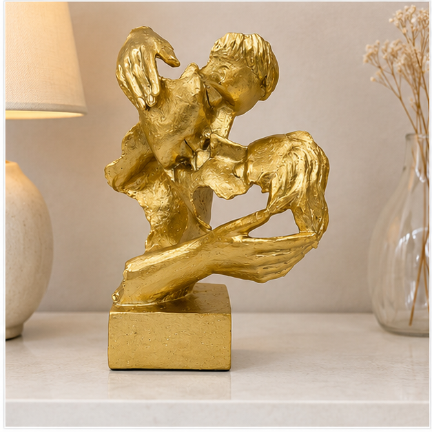 Abstract Love Figurine Gold (YM2314)